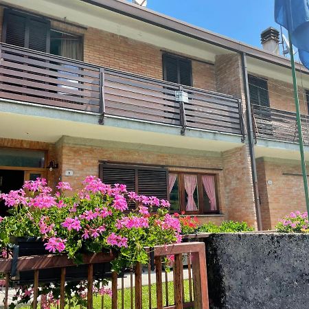 Casa A Schiera Fronte Lago Con Giardino Barcis Ngoại thất bức ảnh
