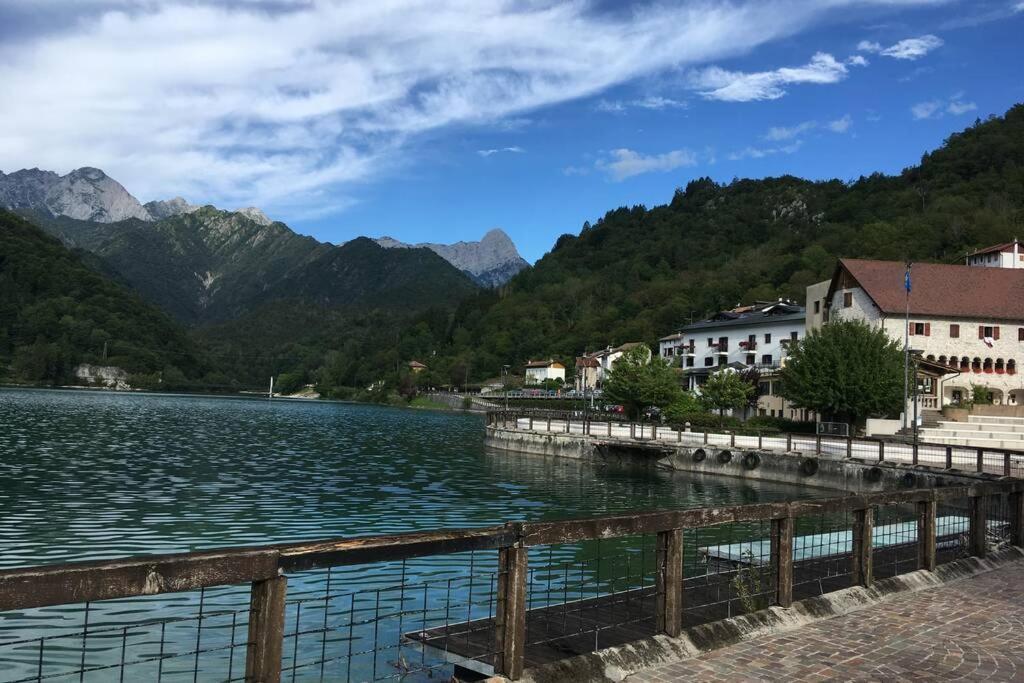 Casa A Schiera Fronte Lago Con Giardino Barcis Ngoại thất bức ảnh